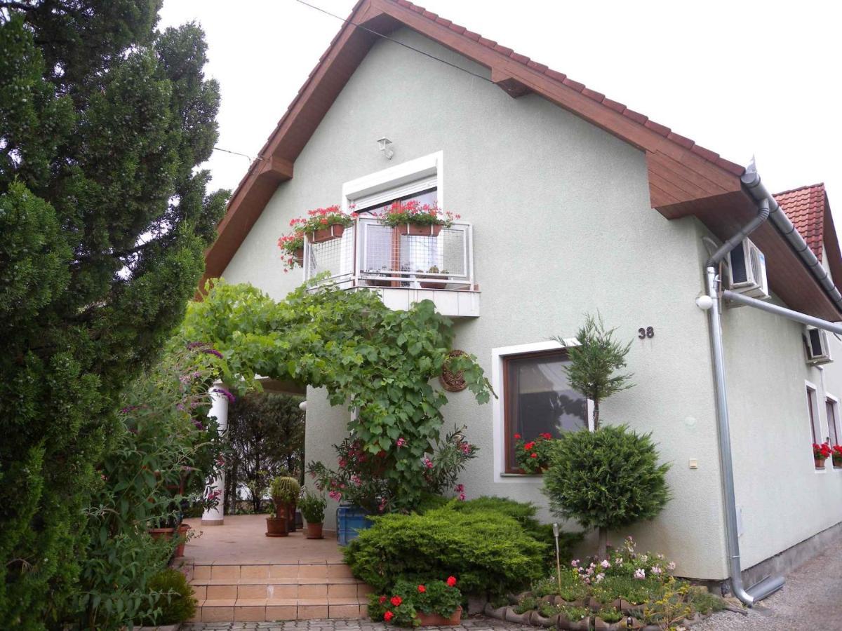 Apartment In Keszthely/Balaton 19020 Ngoại thất bức ảnh